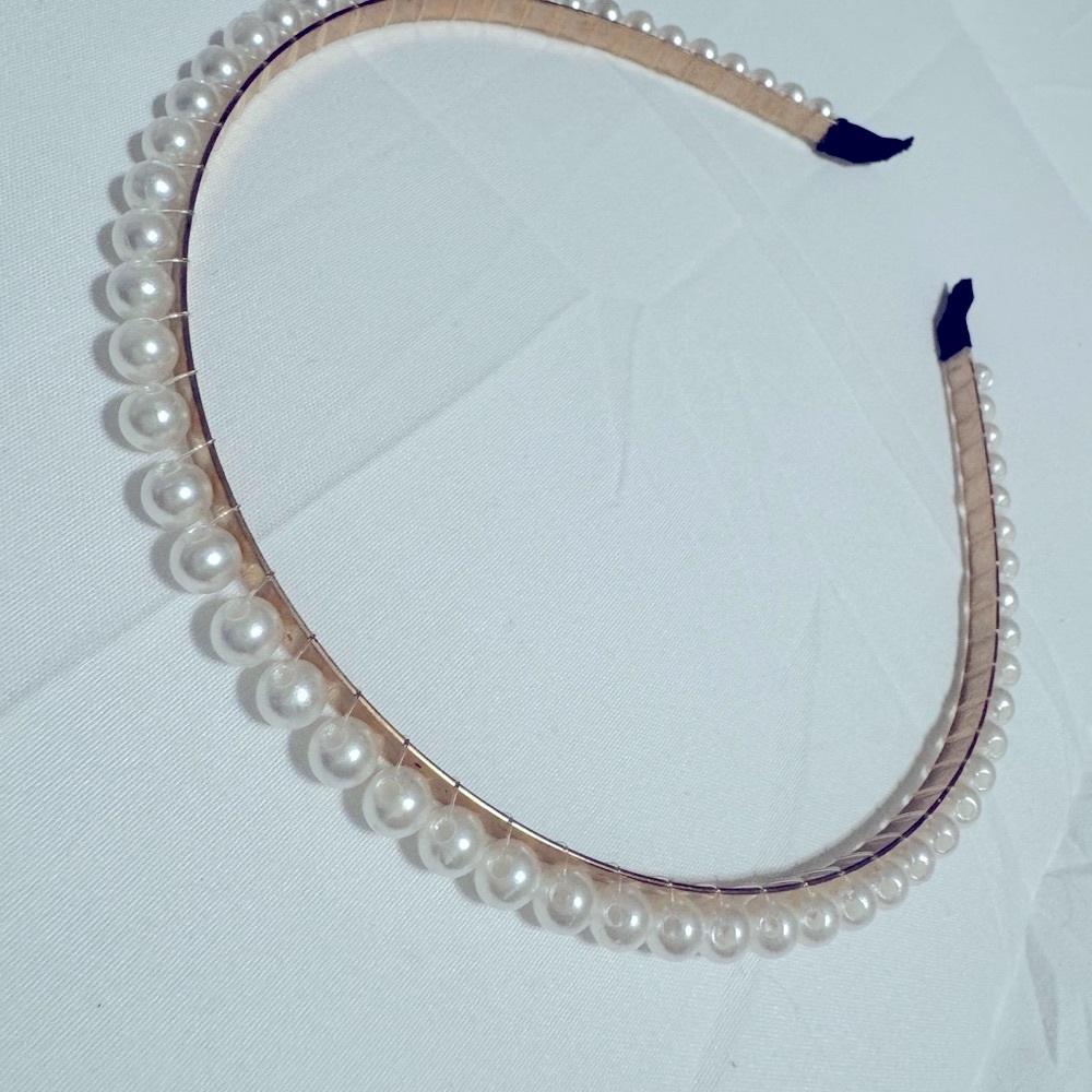 Elegant Pearl-Embellished Headband